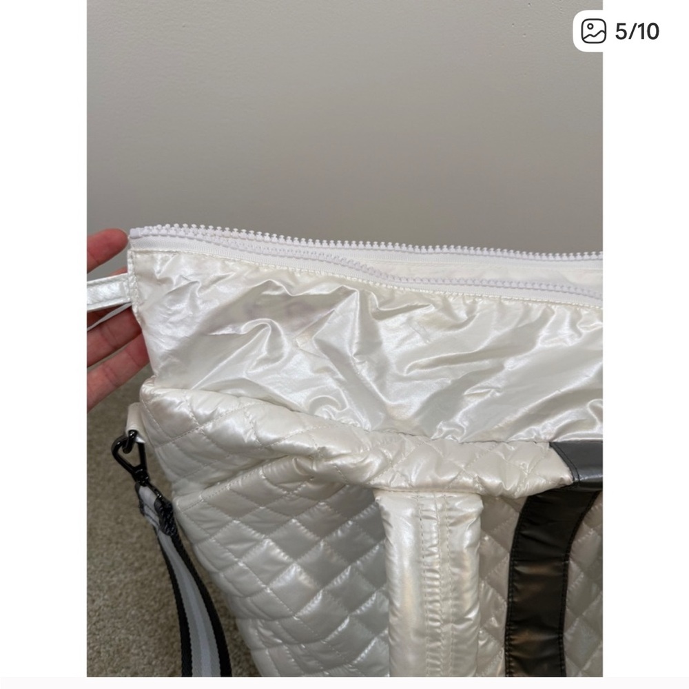 Oliver Thomas Kitchen Sink Tote Bag Quilted Puffer Shoulder Overnight Bag White - Picture 5 of 10